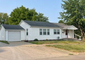 306 Clay, Mt. Pleasant, Iowa 52641, 2 Bedrooms Bedrooms, ,1 BathroomBathrooms,Homes,For Sale,Clay,1264